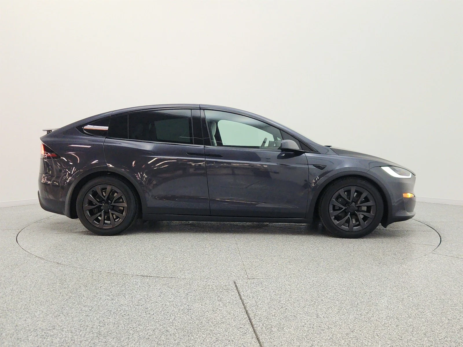 Used 2024 Stealth Grey Tesla AWD image 4