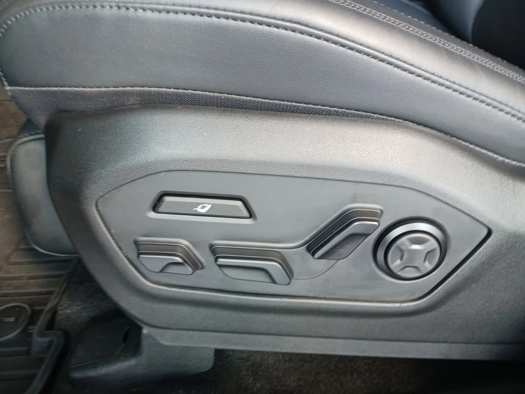 Used 2024 Gray Hyundai Calligraphy image 34