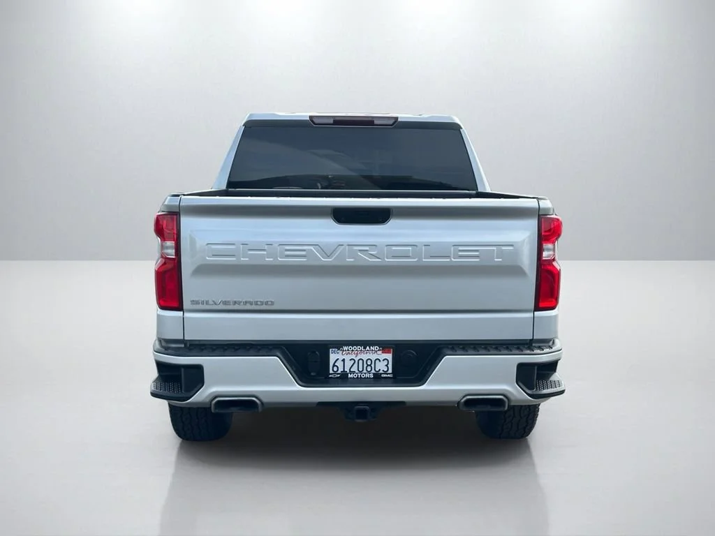 Used 2021 SILVER ICE METALLIC Chevrolet RST image 7