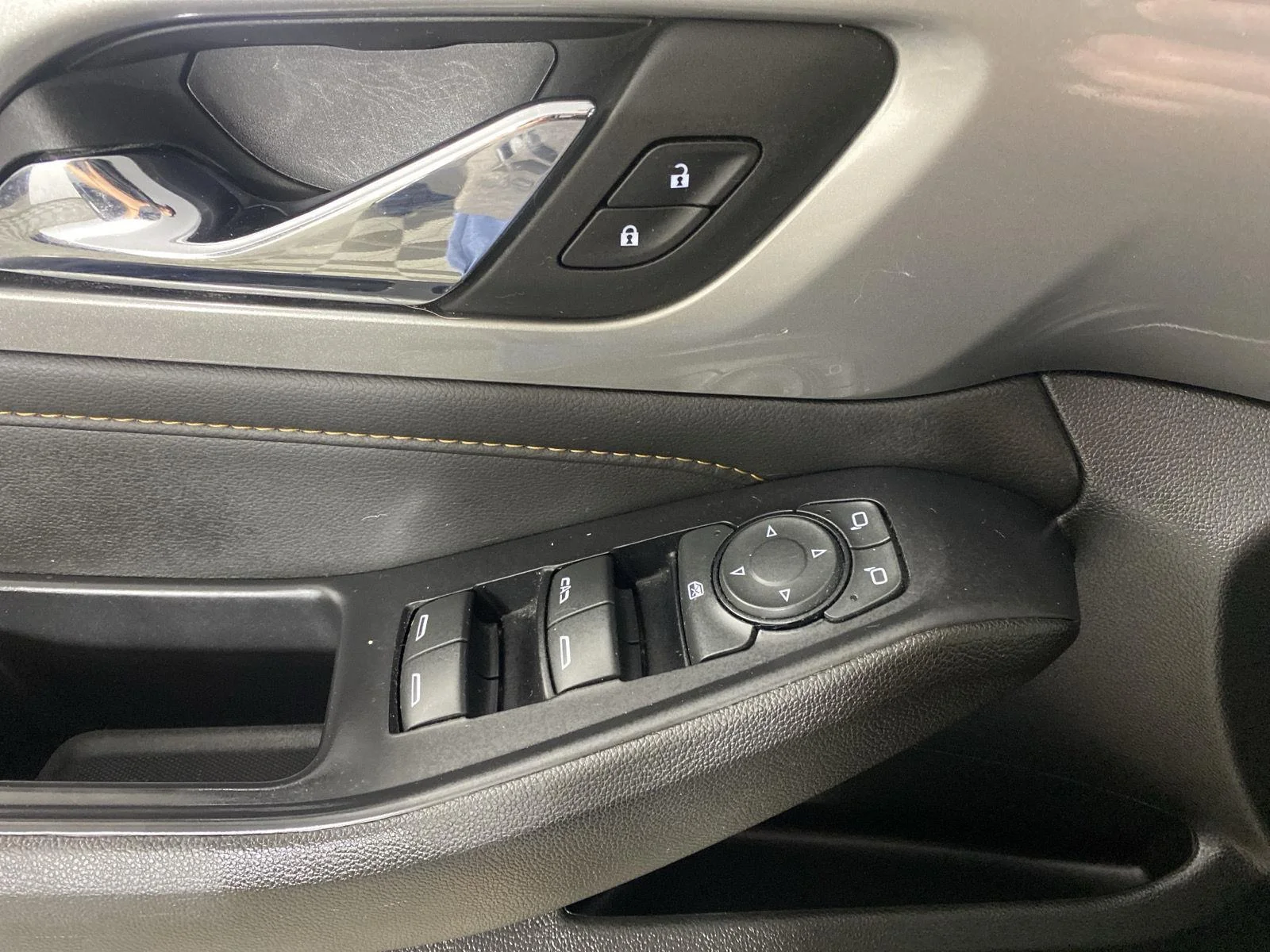 Used 2021 MOSAIC BLACK METALLIC Chevrolet LT Cloth image 12