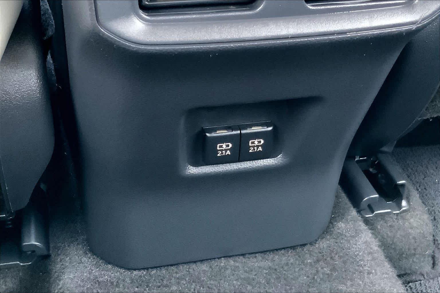 Used 2019 Lunar Rock Toyota XLE Premium image 35