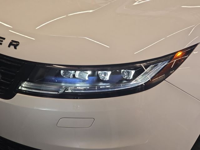 New 2026 Ostuni Pearl White Land Rover Dynamic SE image 21