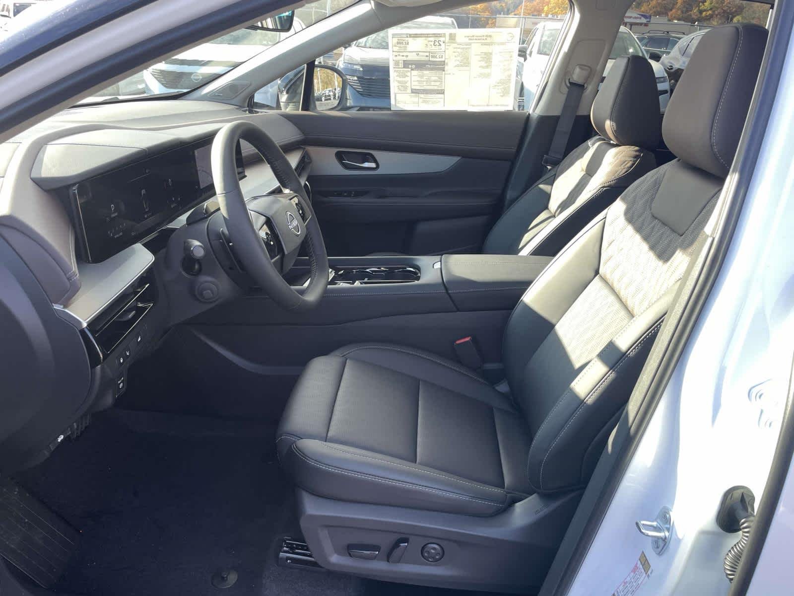 New 2026 Everest White Pearl Tricoat/Super Black Nissan Platinum image 13