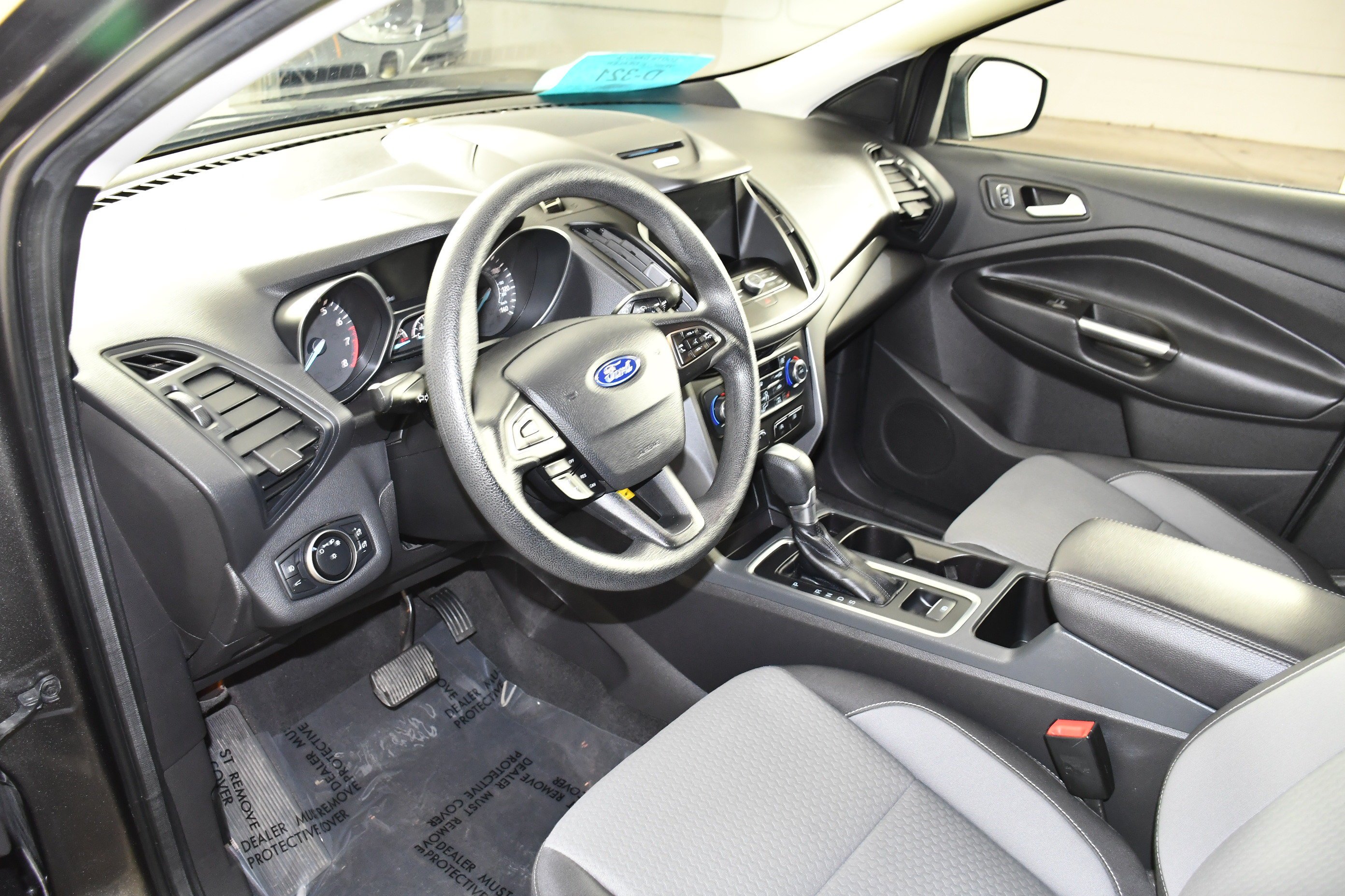 Used 2017 Ford Escape SE with VIN 1FMCU9GD1HUB81138 for sale in Sioux Falls, SD