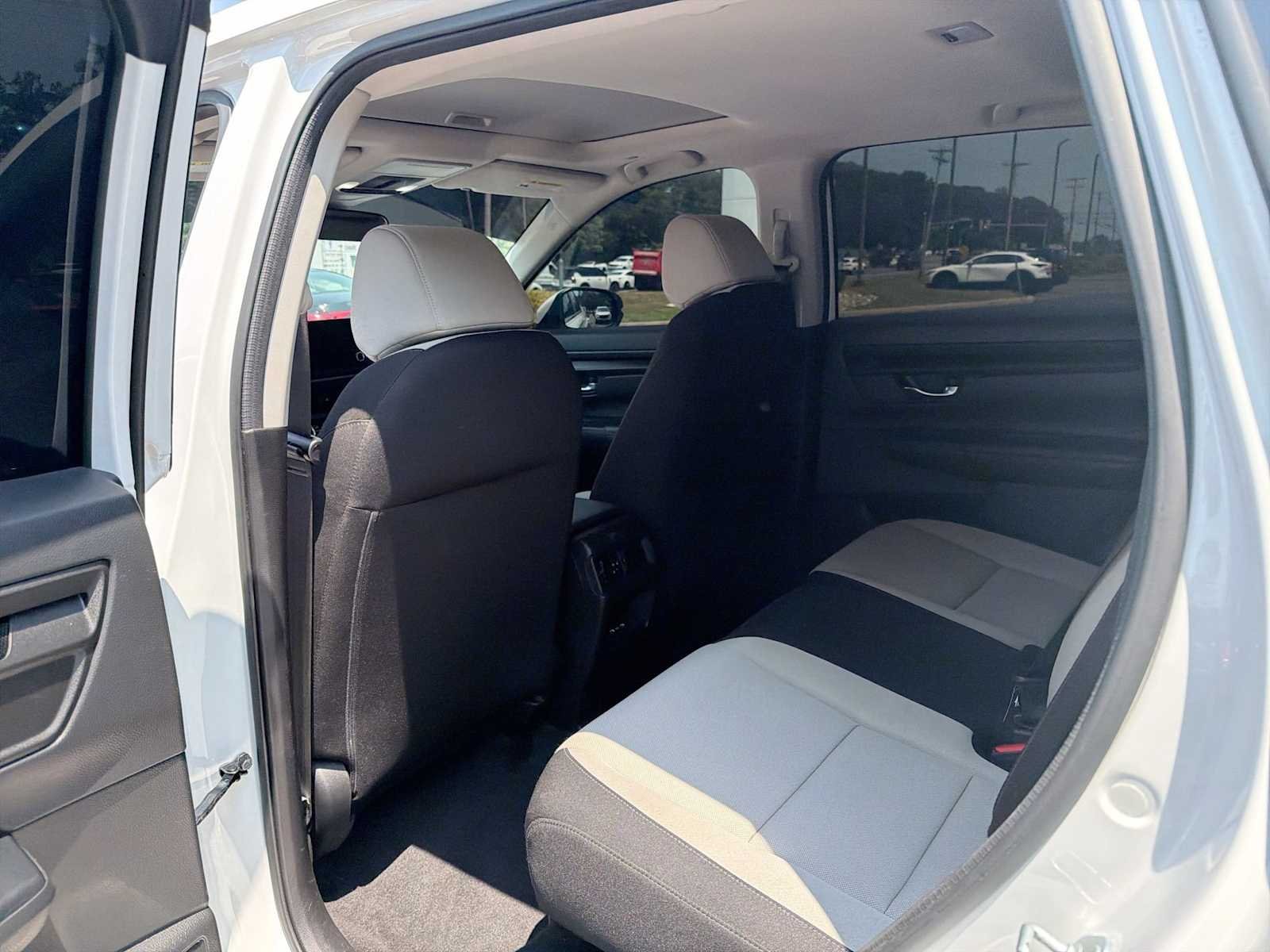 Used 2025 Platinum White Pearl Honda EX image 12