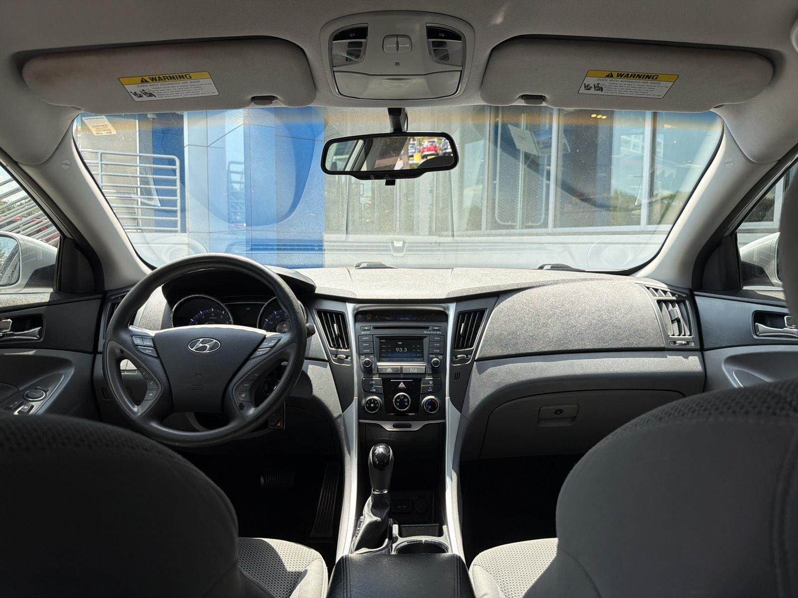 Used 2014 Radiant Silver Metallic Hyundai GLS image 20