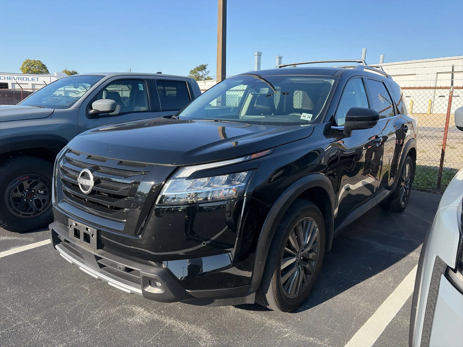 2024 Nissan Pathfinder SL
