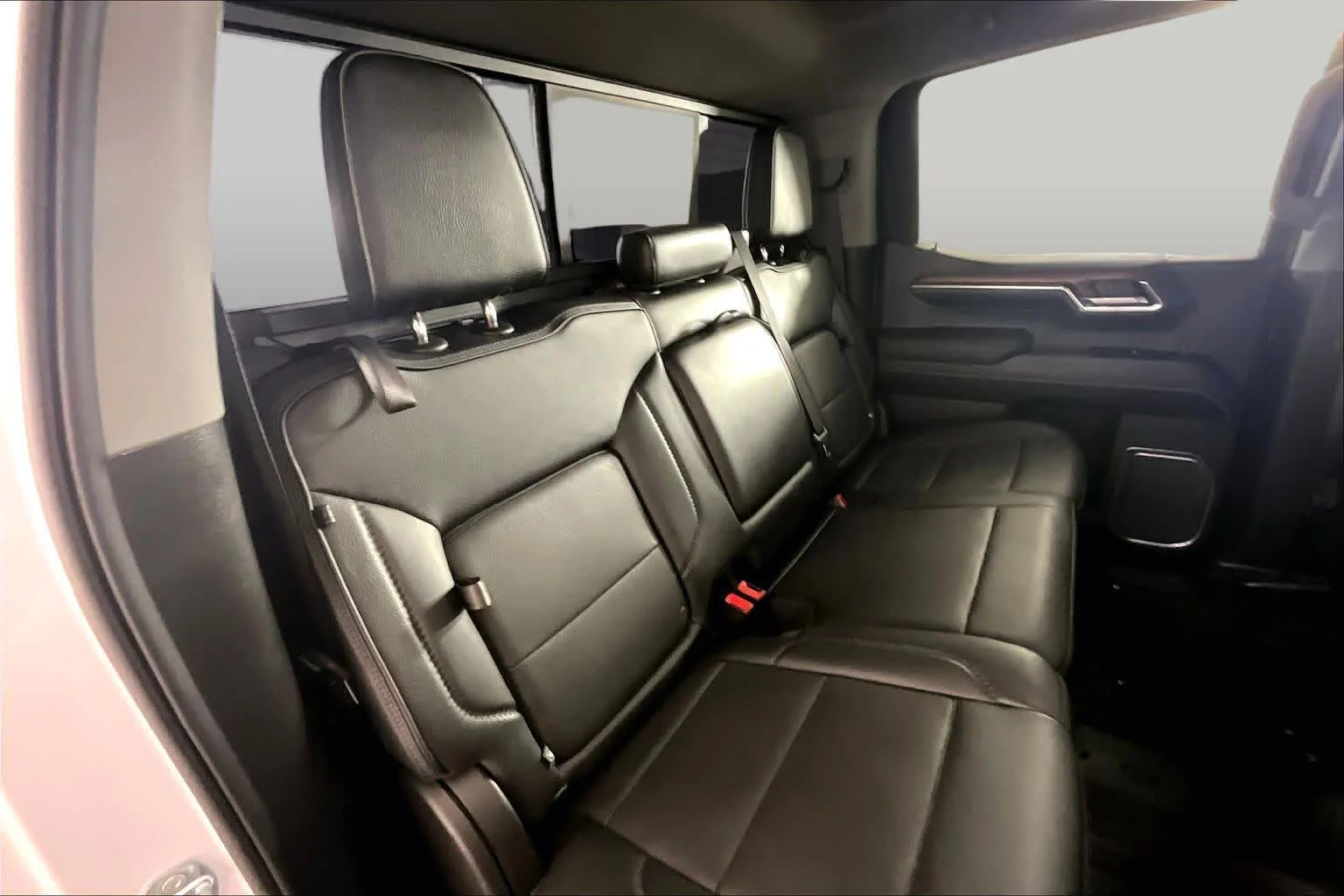 Used 2023 White Frost Tricoat GMC Denali image 20