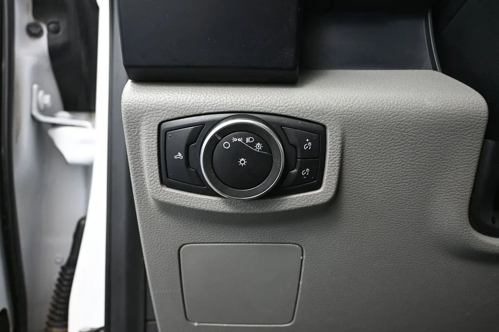 Used 2016 White Ford XL image 28