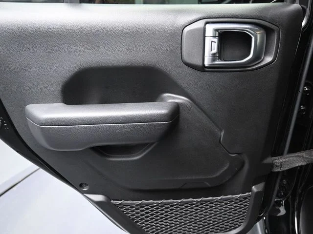 Used 2023 Black Jeep Mojave image 11