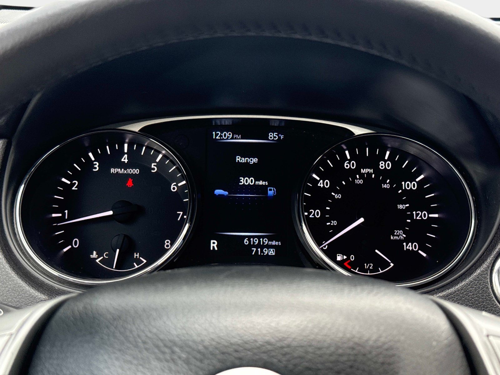 Used 2014 Graphite Blue Nissan SL image 27
