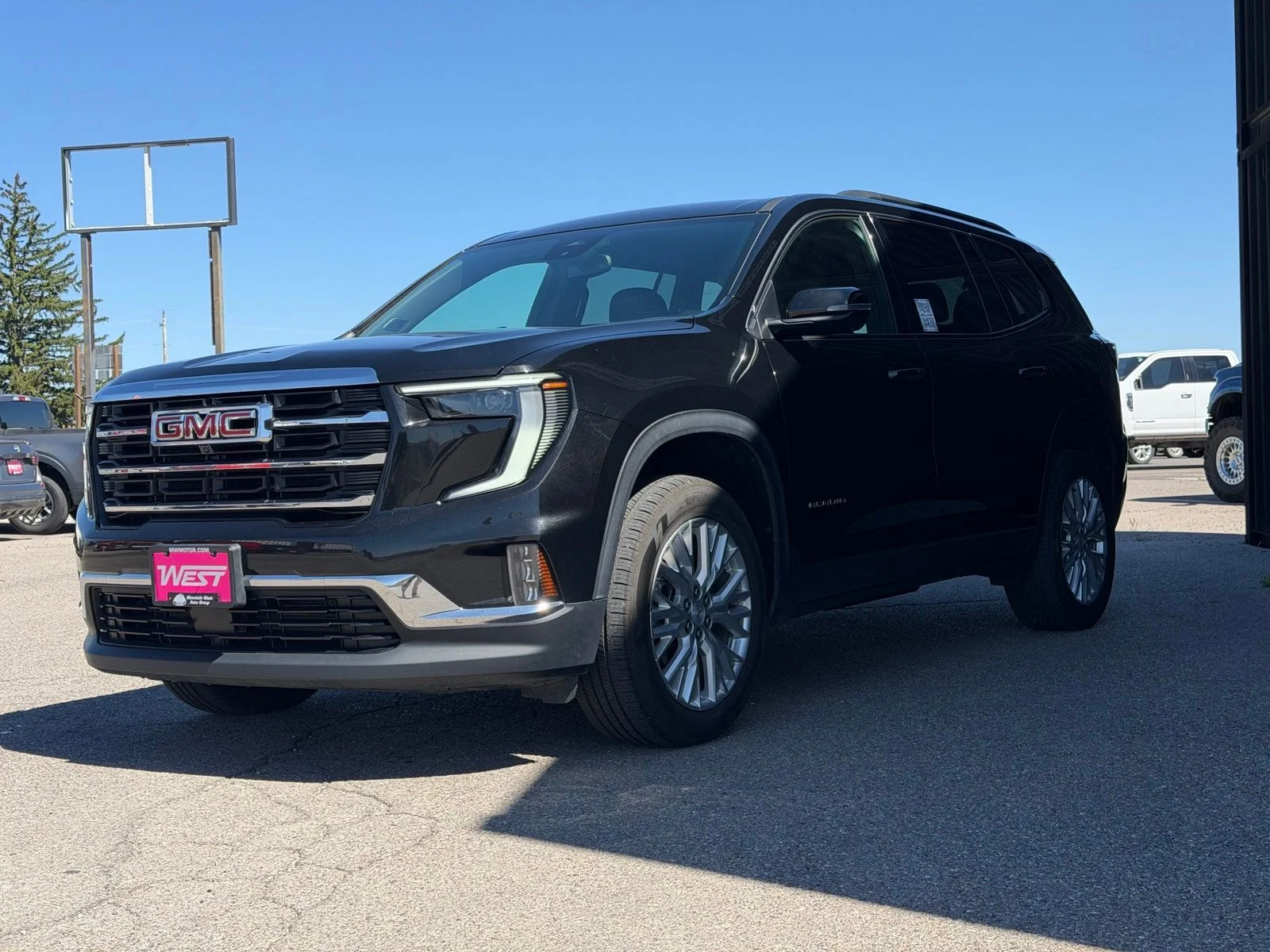 Used 2024 Black GMC Elevation image 10