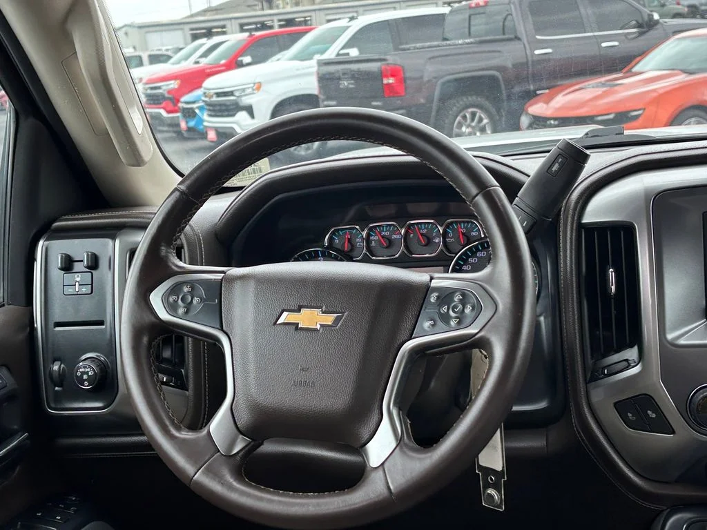 Used 2015 White Chevrolet LTZ image 24