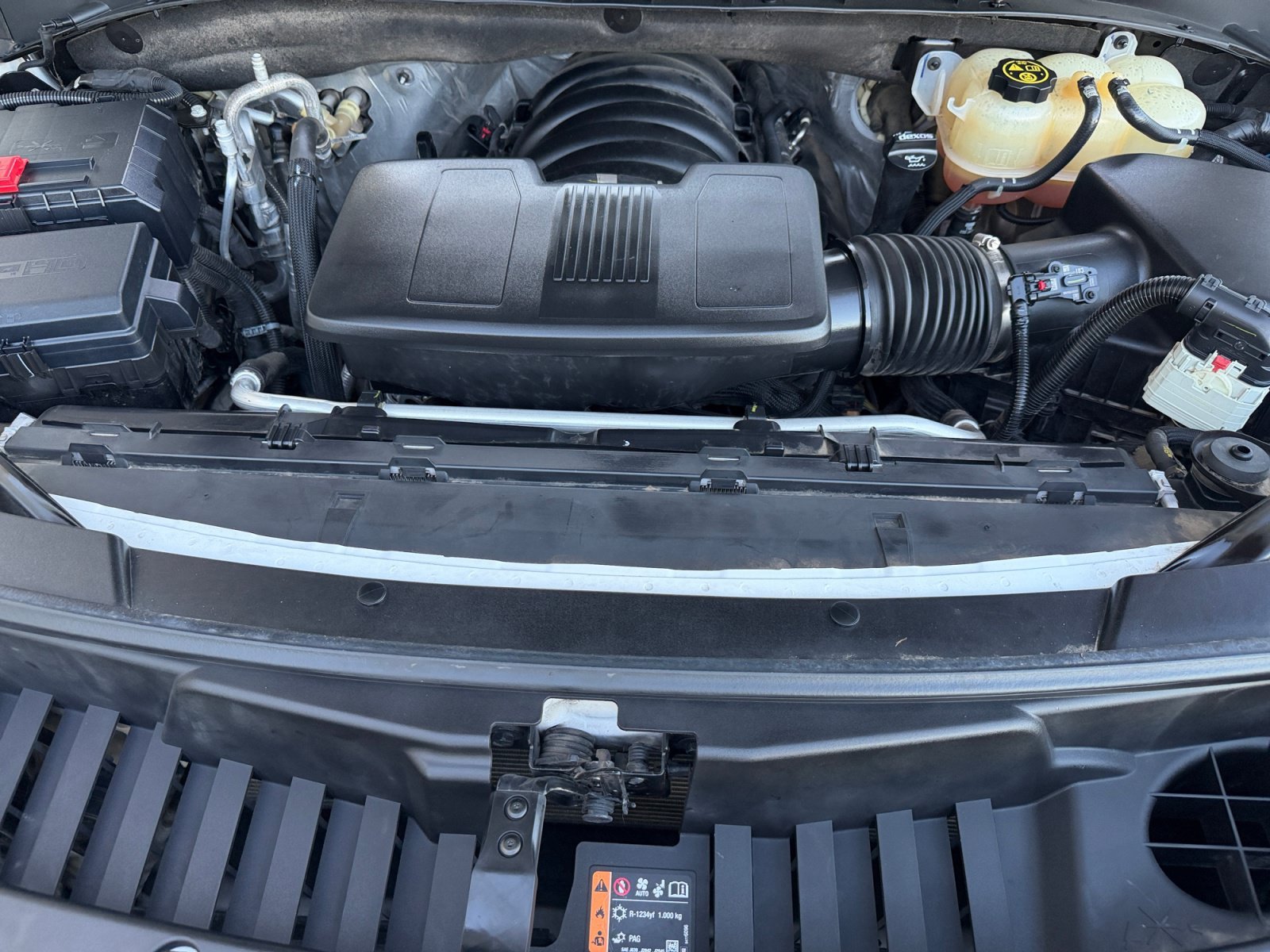 Used 2022 White Frost Tricoat GMC SLT image 20