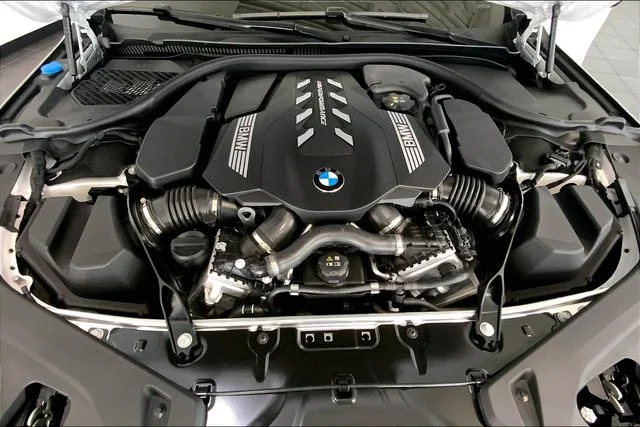 2026 BMW 8 Series M850i - Photo 11