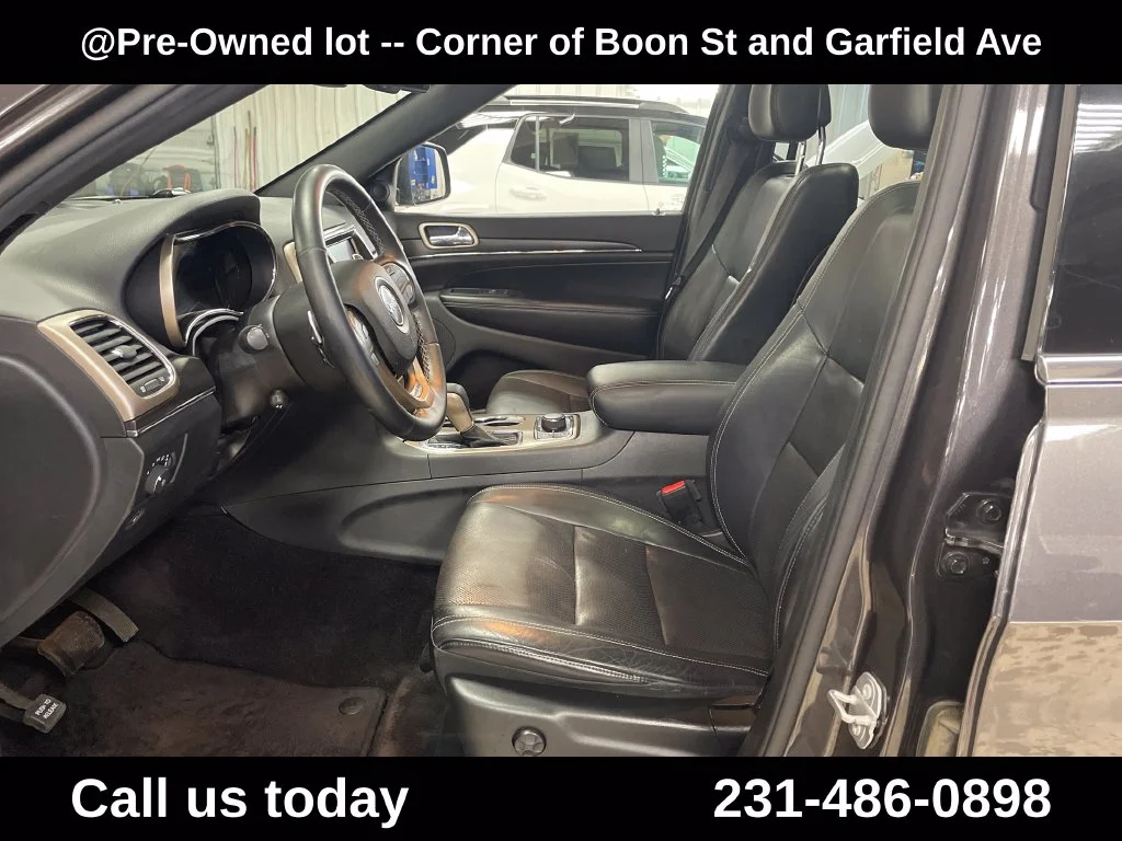 Used 2016 Gray Jeep Limited image 22