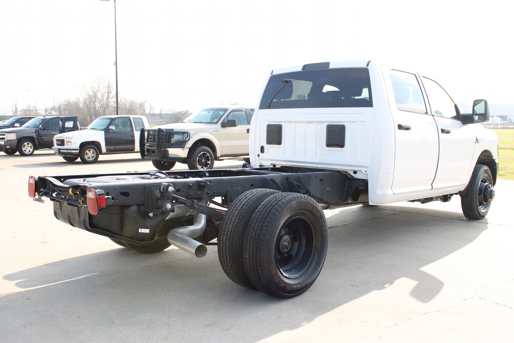 New 2026 Bright White Clear-Coat Exterior Paint RAM Tradesman Crew Cab 60c/a 4x4 image 23