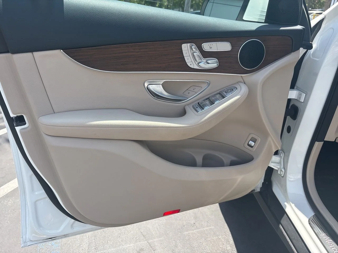 Certified Used 2022 White Mercedes-Benz 300 Sport Utility image 8