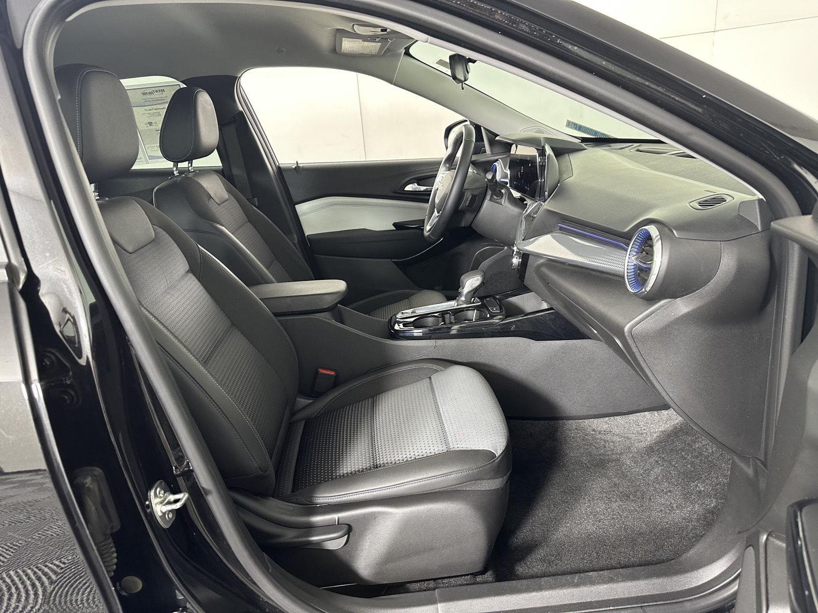 Used 2024 Mosaic Black Metallic Chevrolet LT image 16