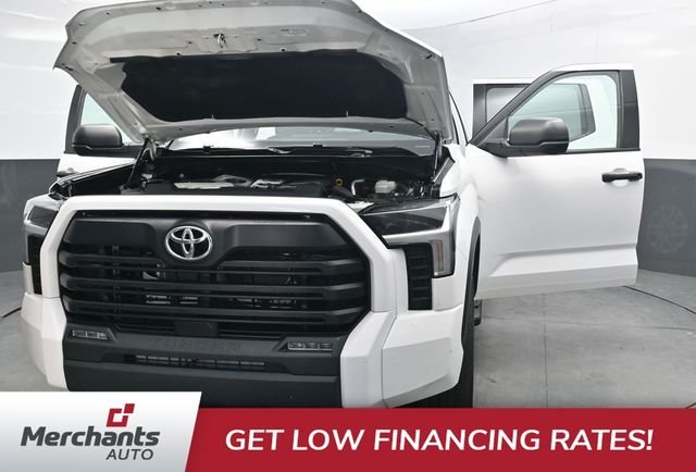 Used 2023 White Toyota SR5 image 39