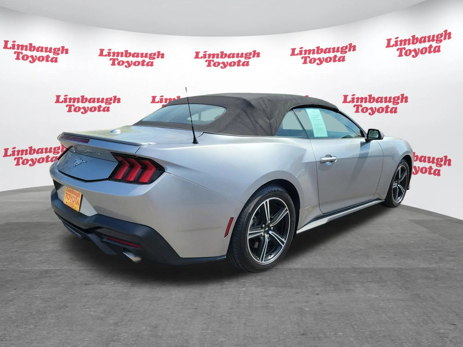 2024 Ford Mustang EcoBoost Premium - Photo 22