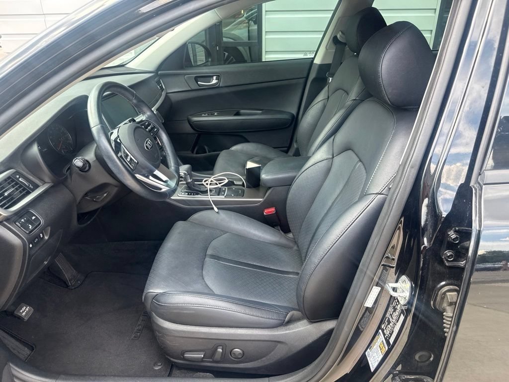 Used 2020 Ebony Black Kia SE image 13