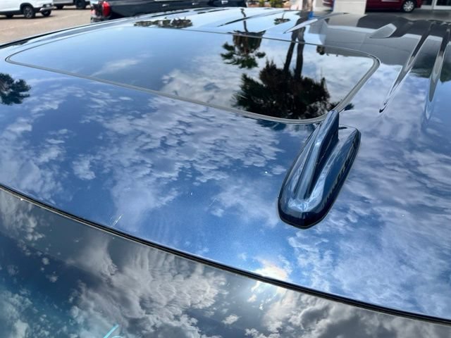 Used 2022 PACIFIC BLUE METALLIC GMC SLT image 11