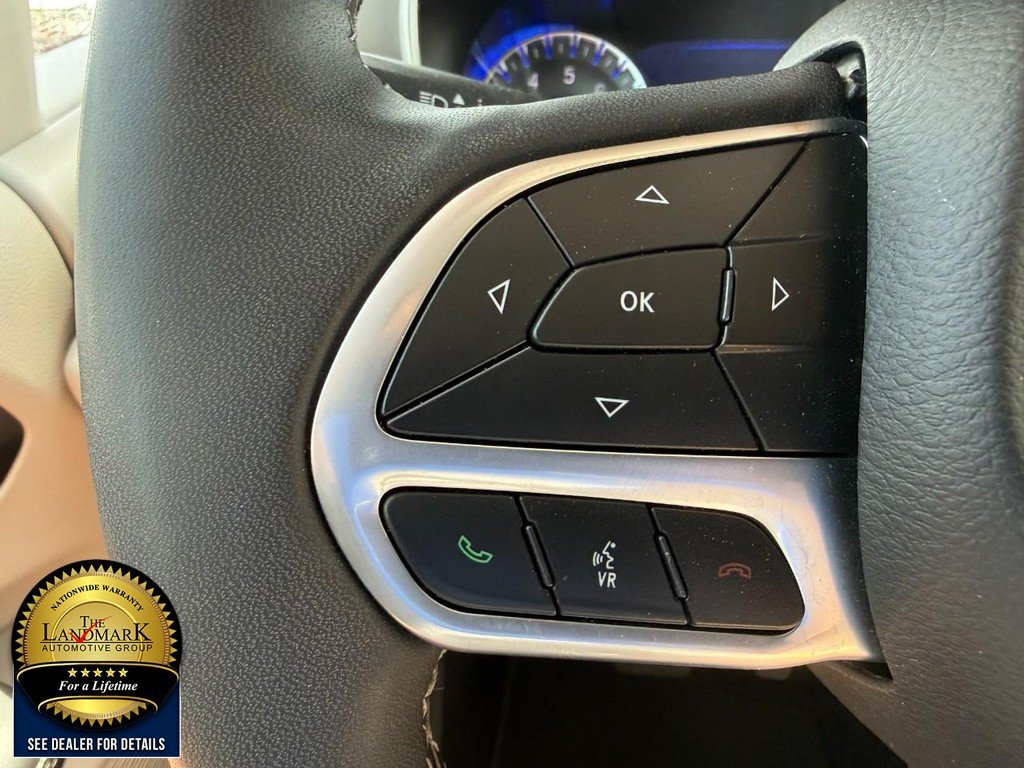Used 2024 Silver Mist Clearcoat Chrysler Touring L FWD image 10