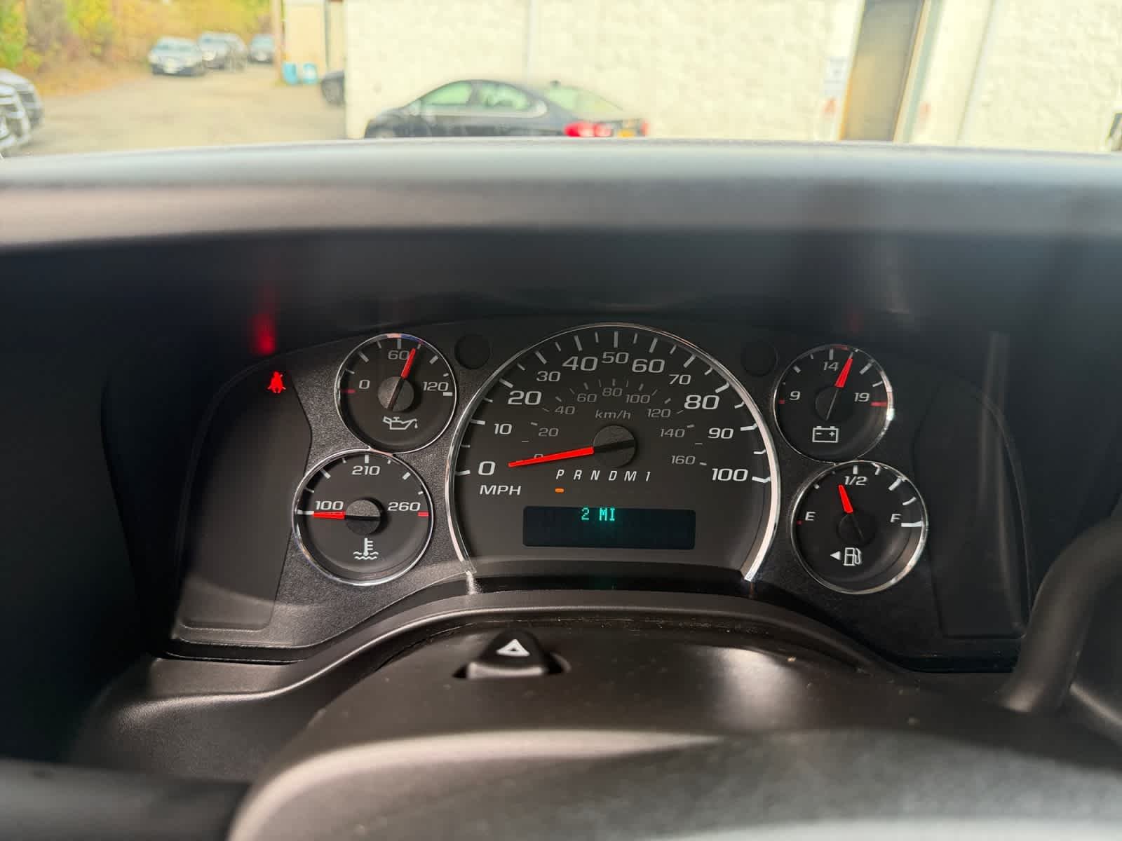 Used 2025 Summit White GMC  image 16