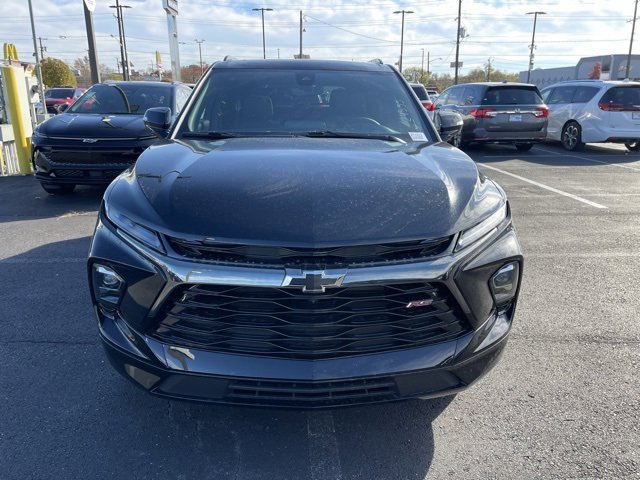 2025 Chevrolet Blazer RS photo 2