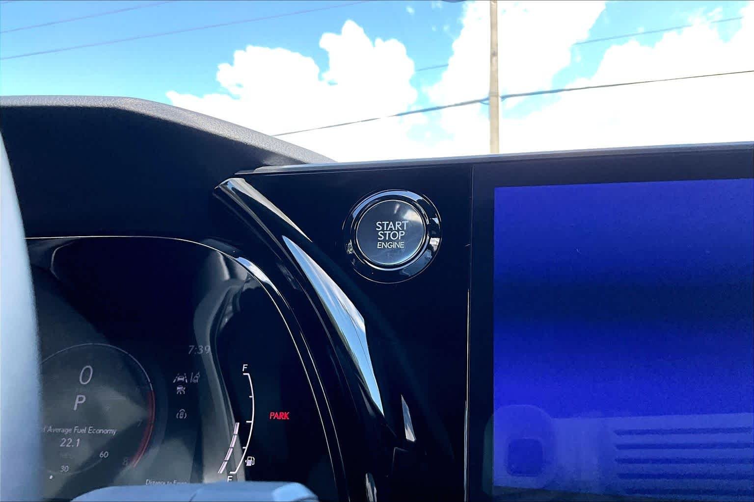 Used 2024 Iridium Lexus Premium Plus image 34