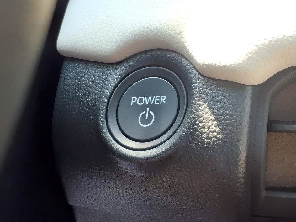 Used 2026 Wind Chill Pearl Toyota XLE Premium image 21