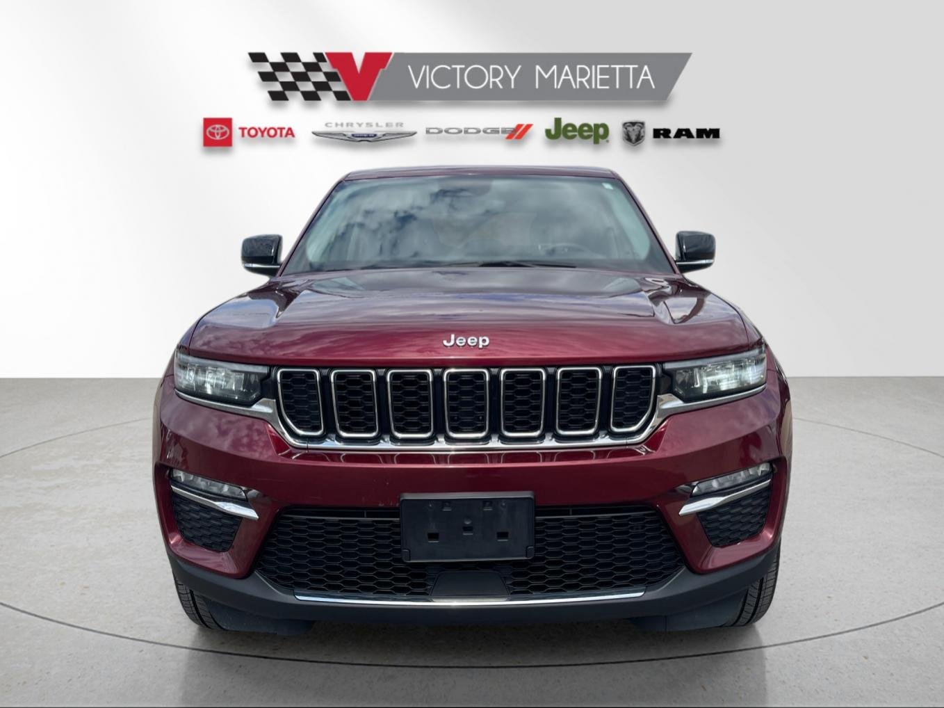 Used 2023  Jeep Limited image 8
