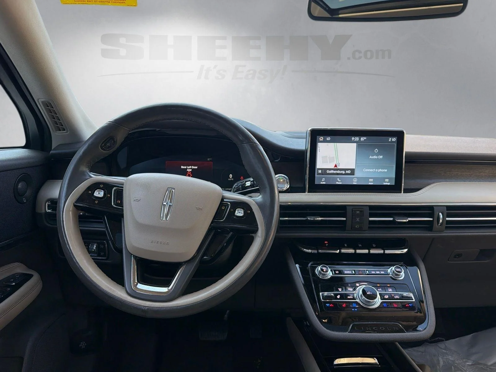 Used 2021 Pristine White Lincoln Reserve image 3