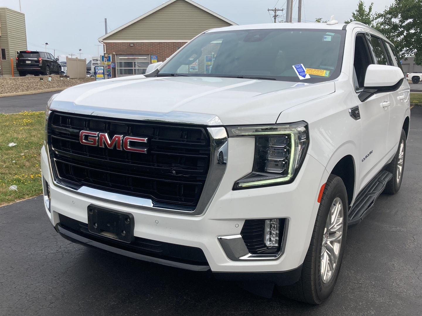 Used 2024 Summit White GMC SLE image 3