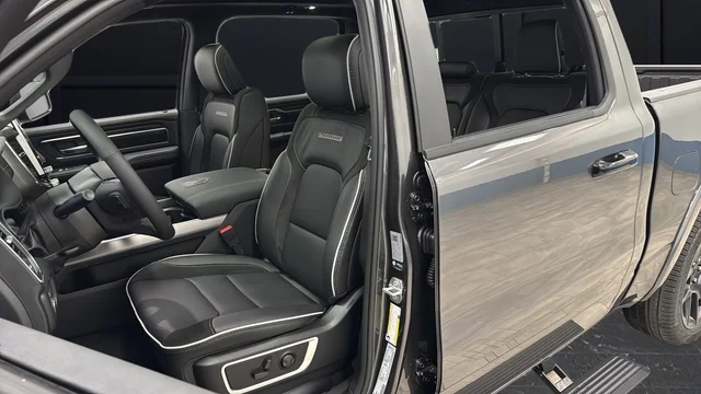 New 2026 Granite Crystal Metallic Clear-Coat Exterior Paint RAM Laramie image 9