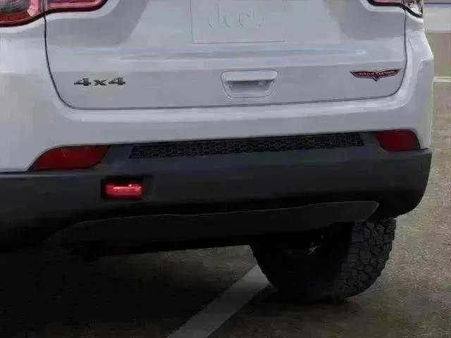 New 2026 Bright White Clear-Coat Exterior Paint Jeep Trailhawk image 79