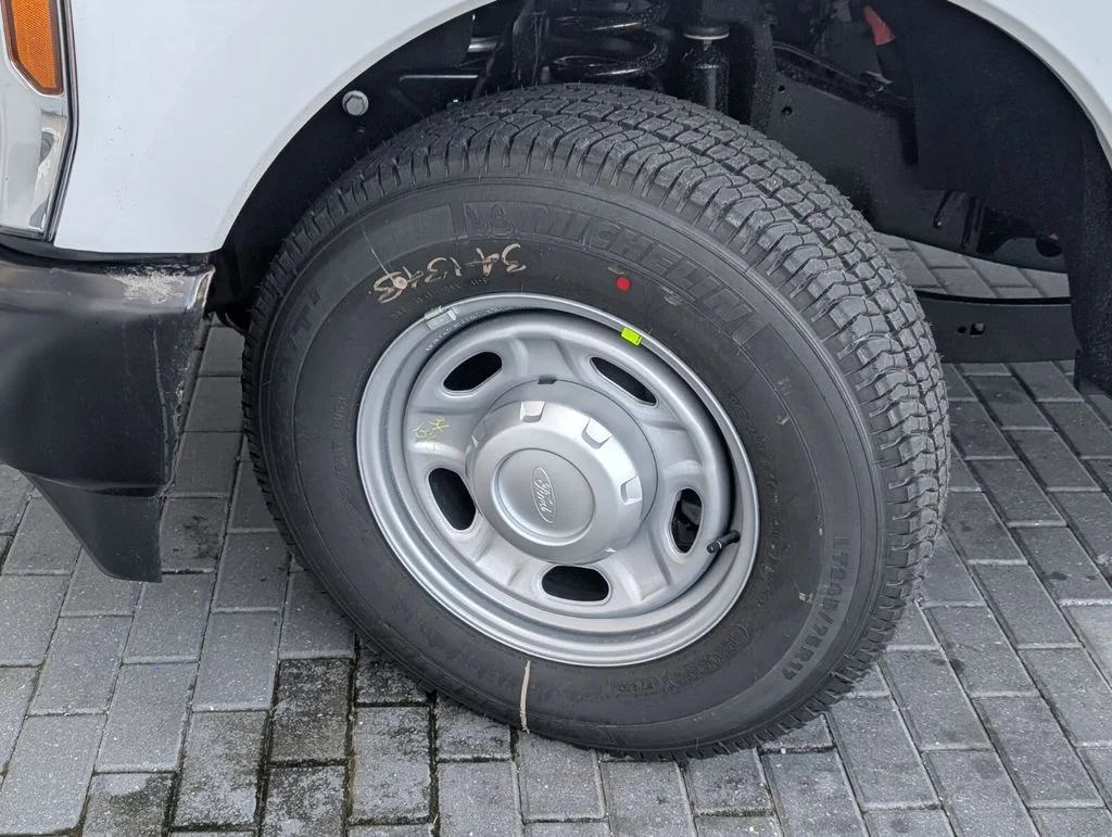 New 2026 Oxford White Ford F-350® XL image 7