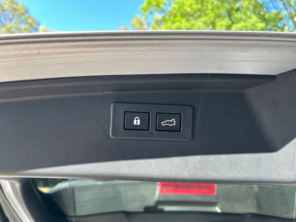 Used 2022 Silver Subaru Onyx Edition XT image 31