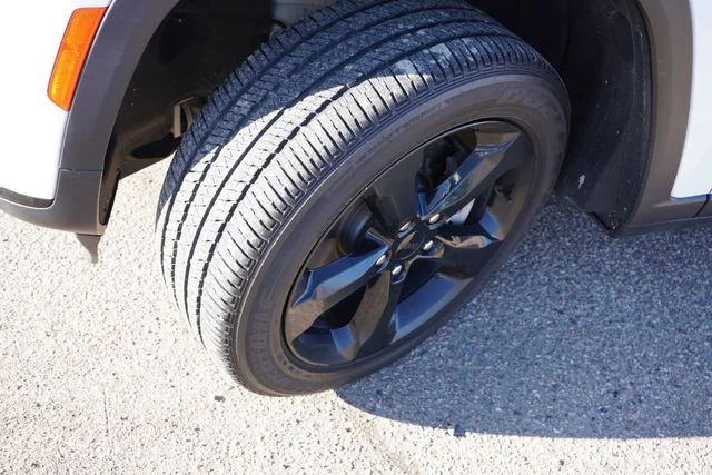 Used 2023 White Jeep Altitude image 13