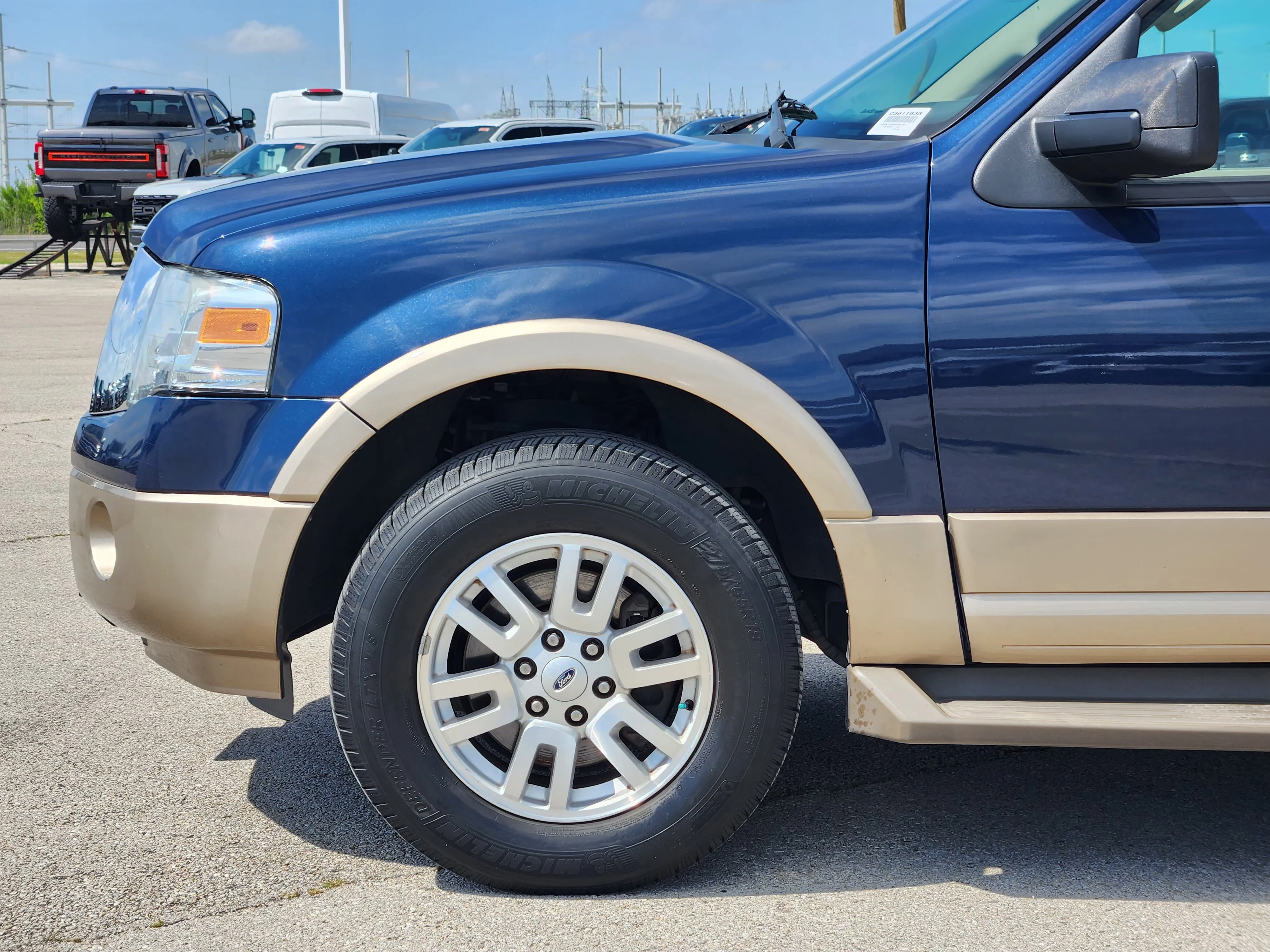 Used 2013 Blue Ford XLT image 9