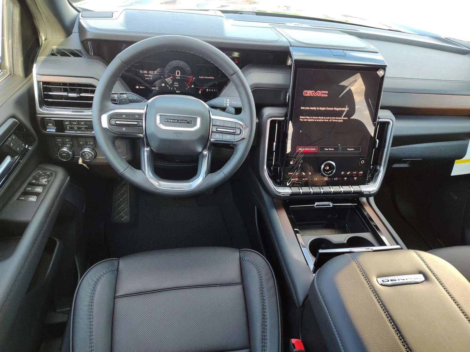 2026 GMC Yukon XL Denali - Photo 10