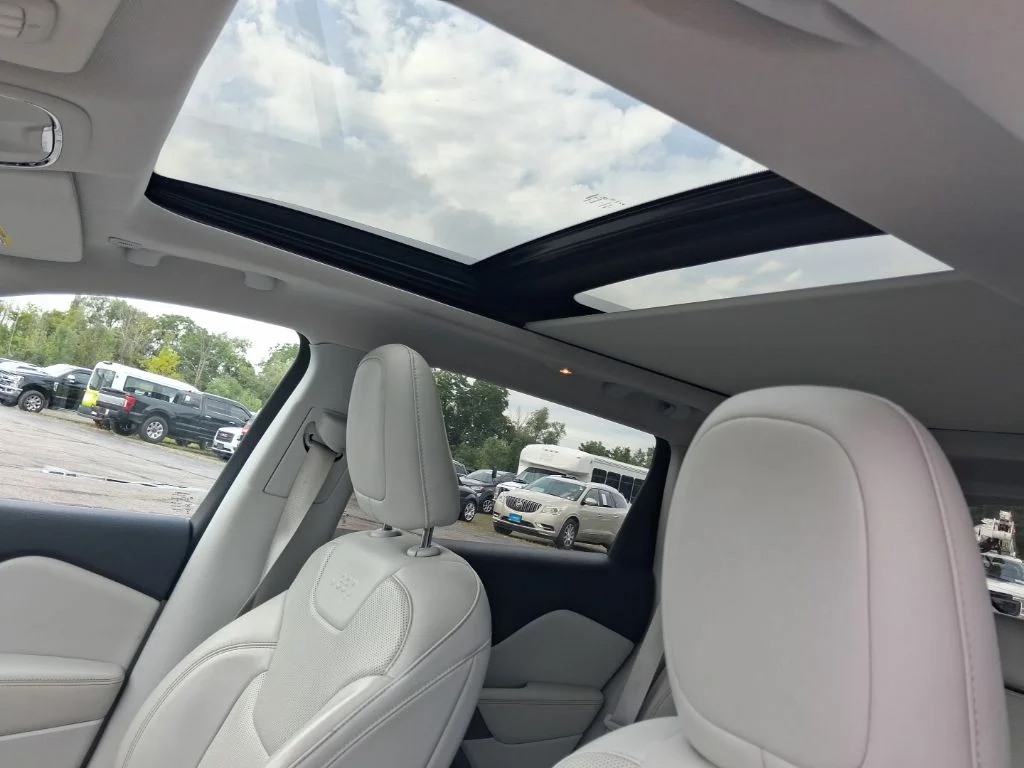 Used 2019 Gray Jeep Limited image 23