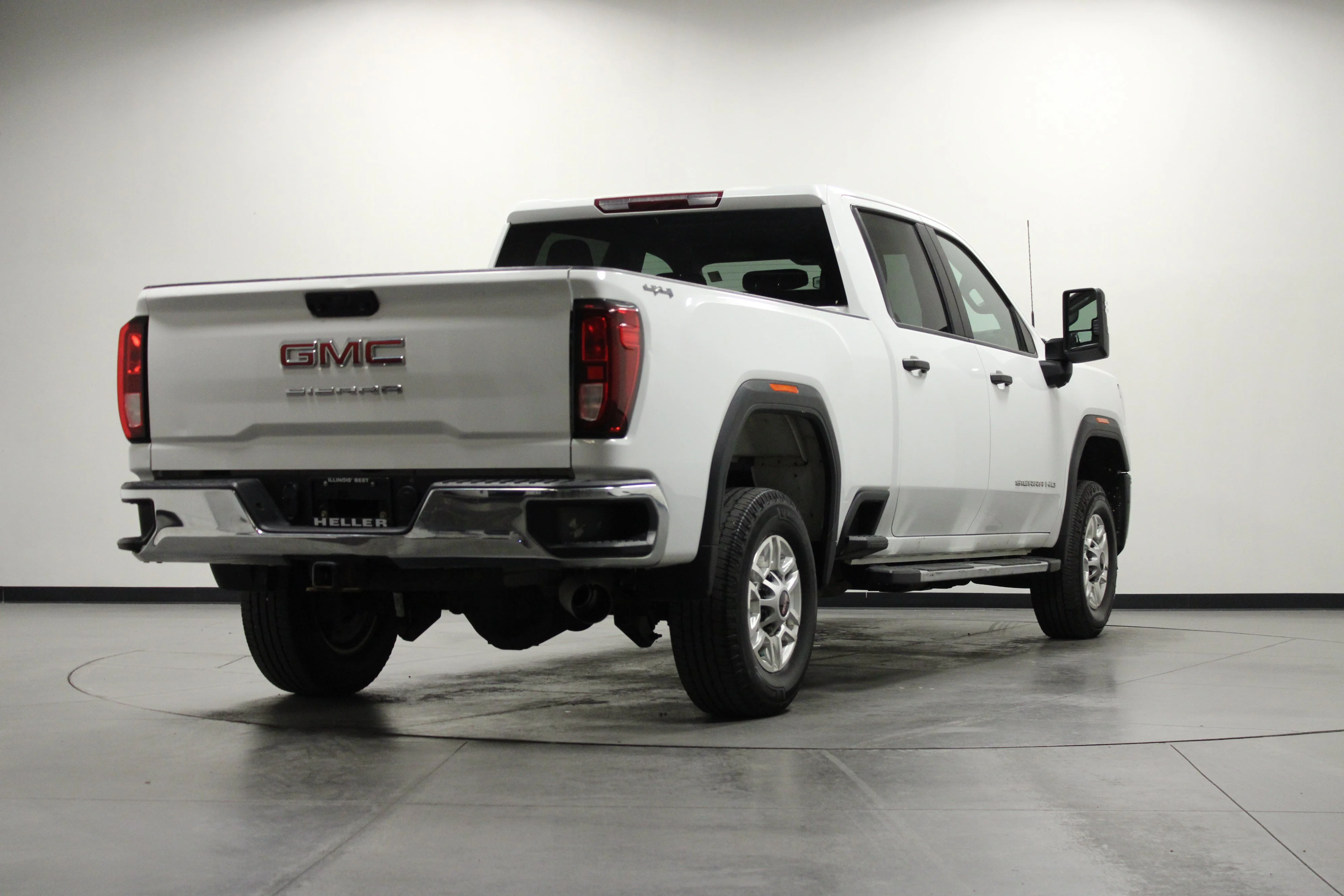 Used 2024 Summit White GMC Pro image 4