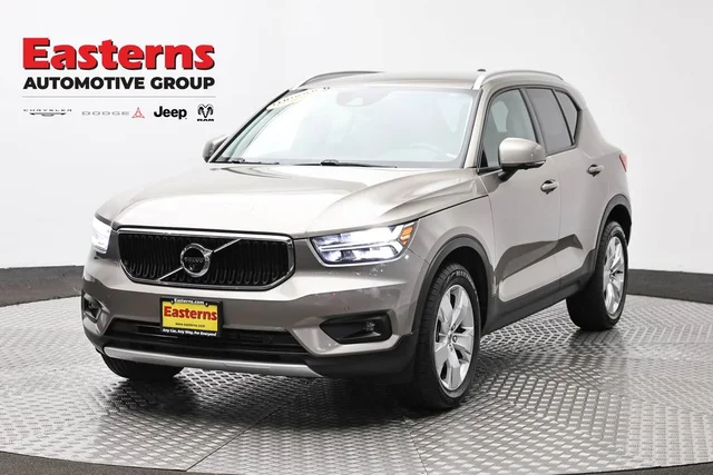 2022 Volvo XC40 Momentum
