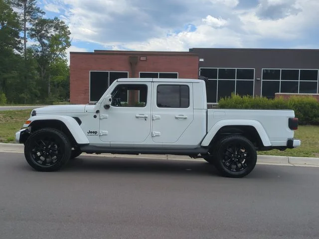 Used 2021 White Jeep Overland image 10