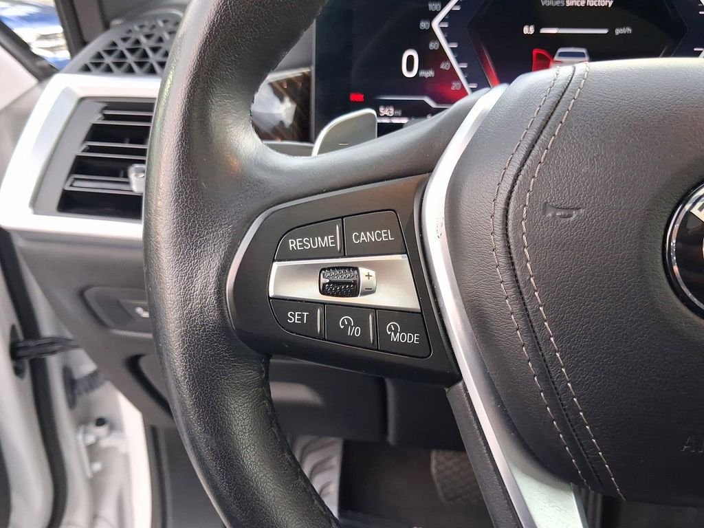 Used 2024 White BMW sDrive40i image 23