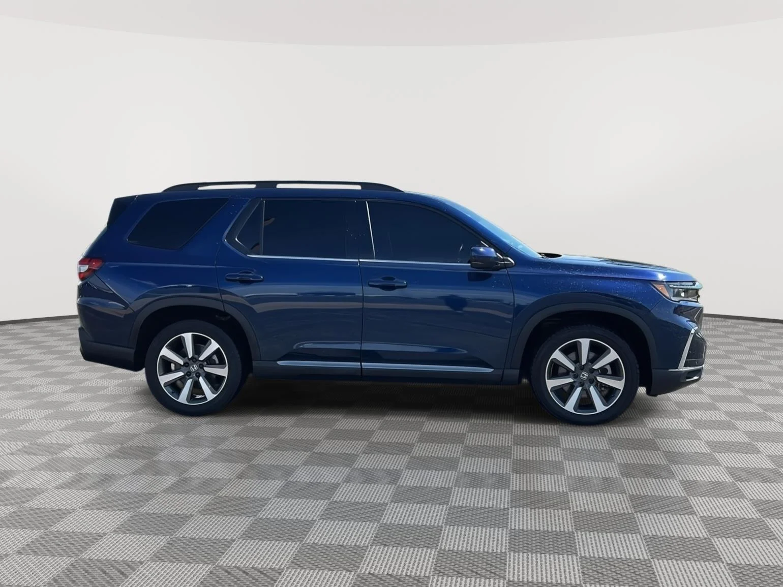 Certified 2023 Honda Pilot Touring with VIN 5FNYG1H71PB034711 for sale in Kansas City