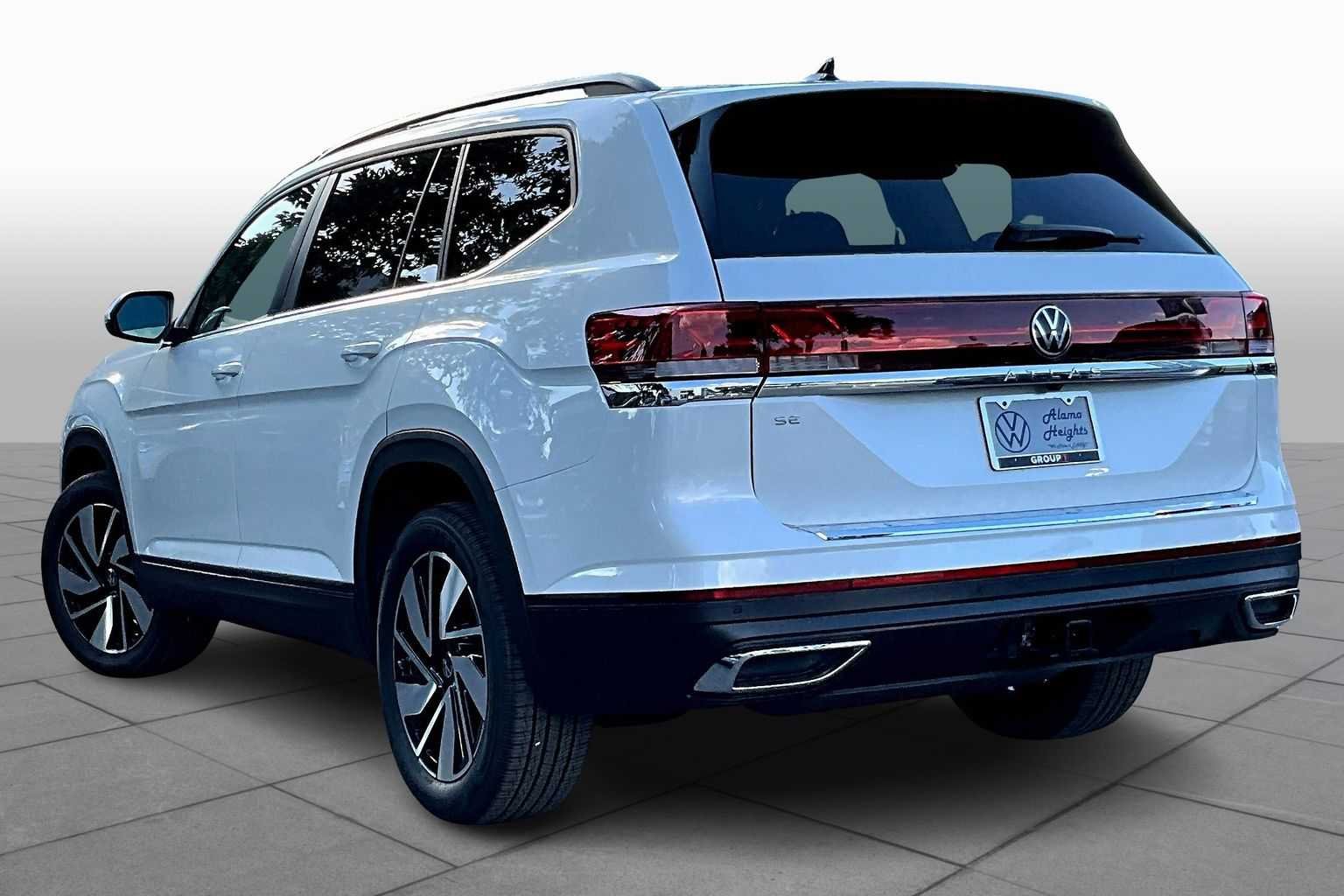 New 2026 Opal White Pearl Volkswagen 2.0T SE W/TECHNOLOGY image 12