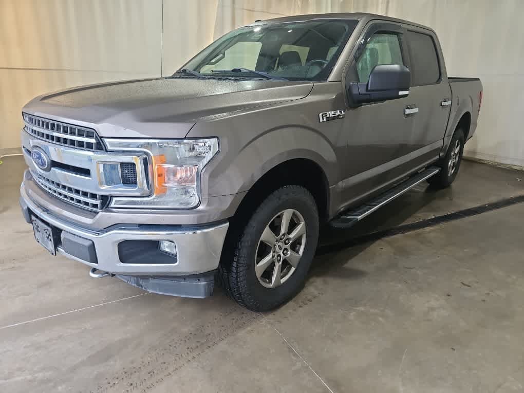 Used 2018 Stone Gray Ford XLT image 2